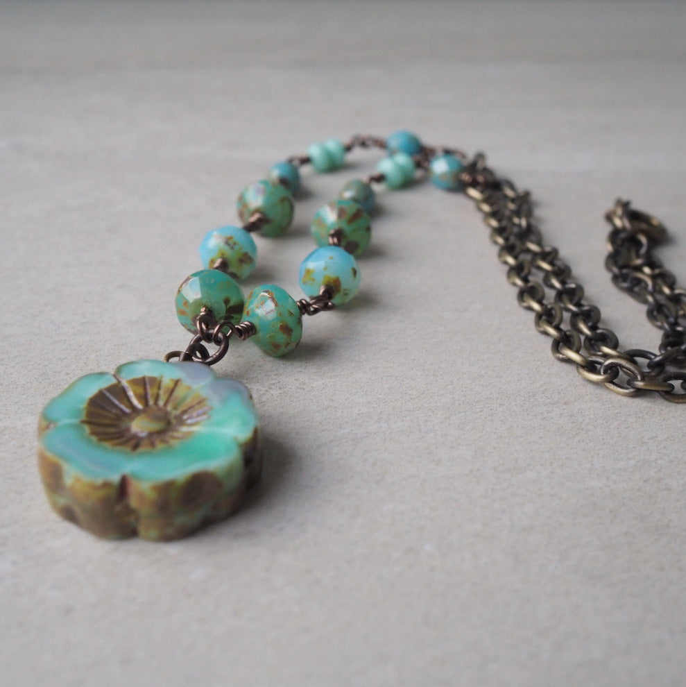 Turquoise Flower Beaded Necklace